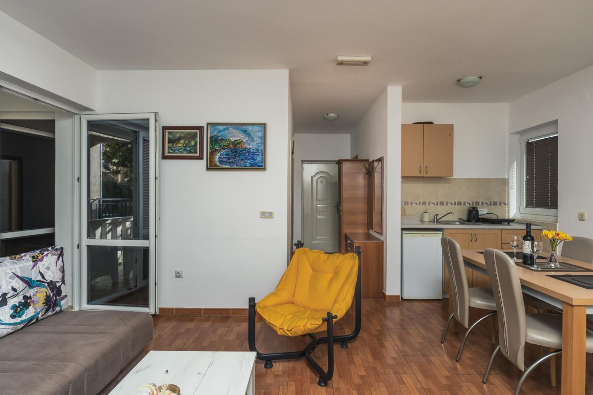 Petrovac Apartments Franicevic מראה חיצוני תמונה