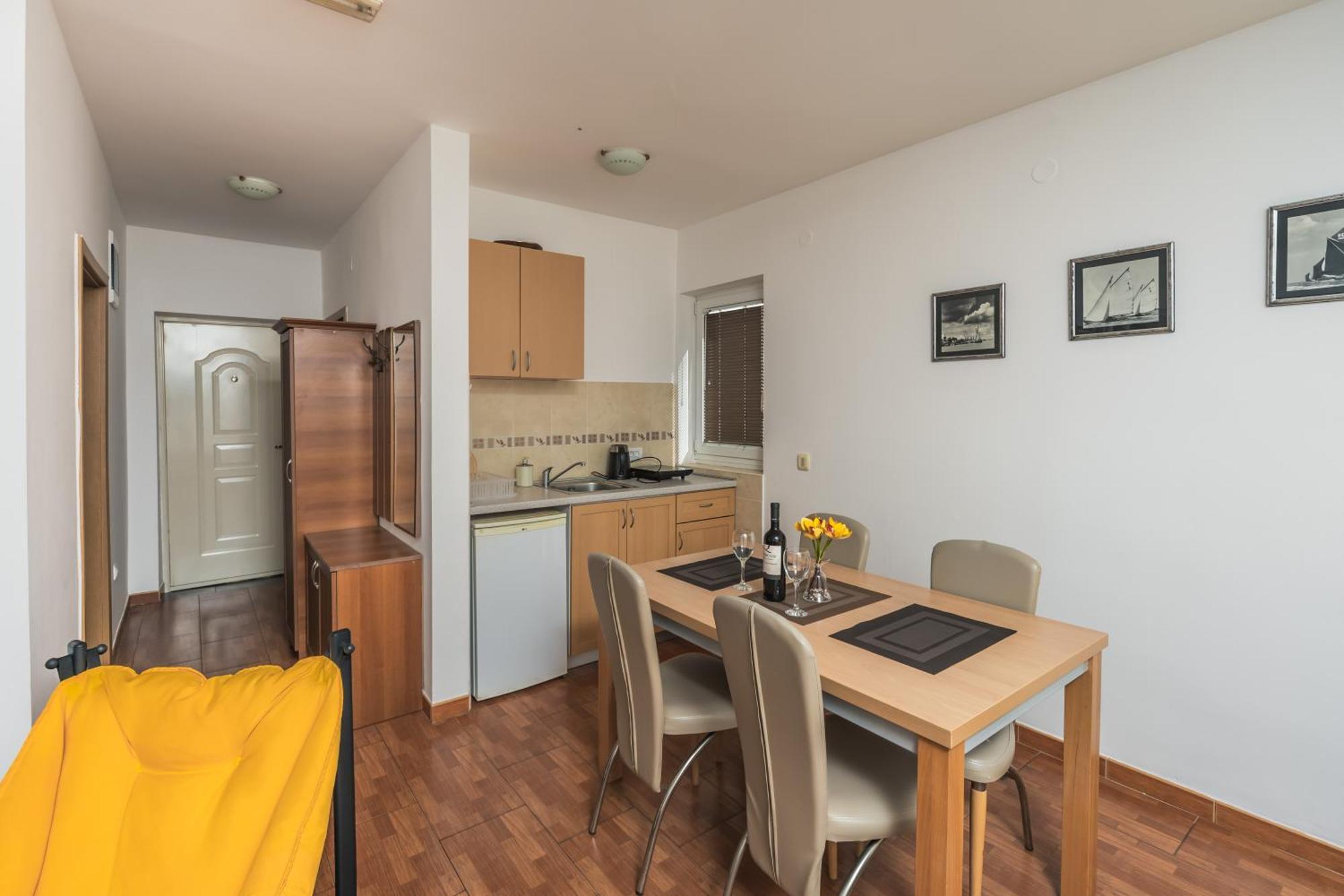 Petrovac Apartments Franicevic מראה חיצוני תמונה